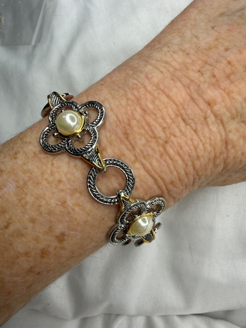 Two toned silver and gold pearl bracelet